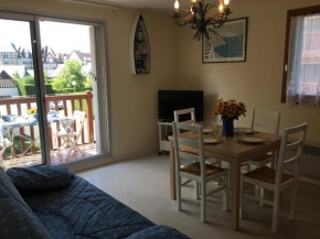 Appartement 2 pièces à Cabourg - Proche plage et centre-ville, balcon et parking privé - FR-1-487-300